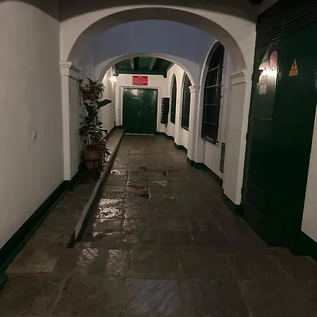 Pansiyon Casa Duque Compartida Familiar 1-habitacion Con Bano Propio Sevilla